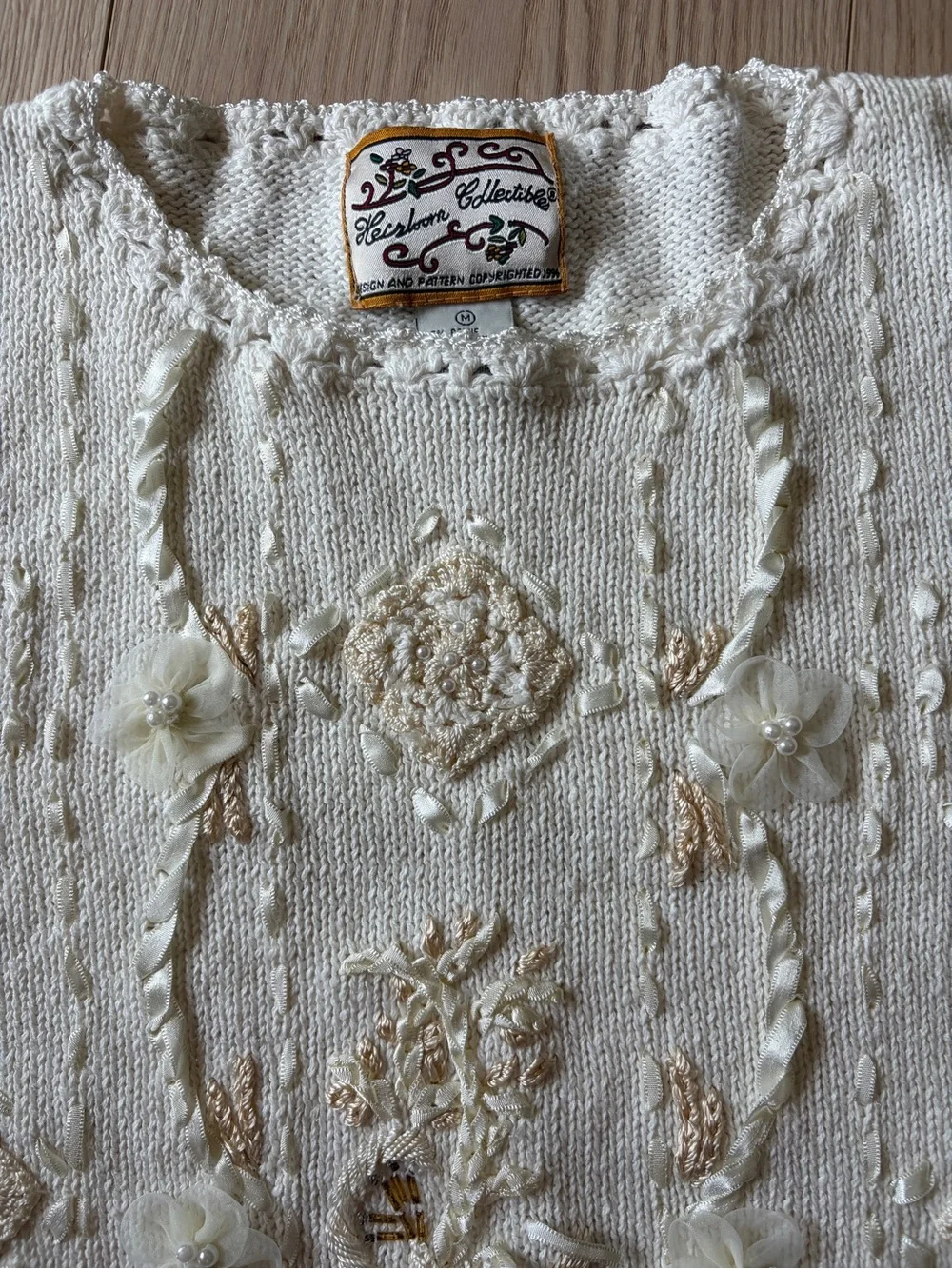 Vintage Heirloom Collectibles Cream Embroidered Women’s Sweater
